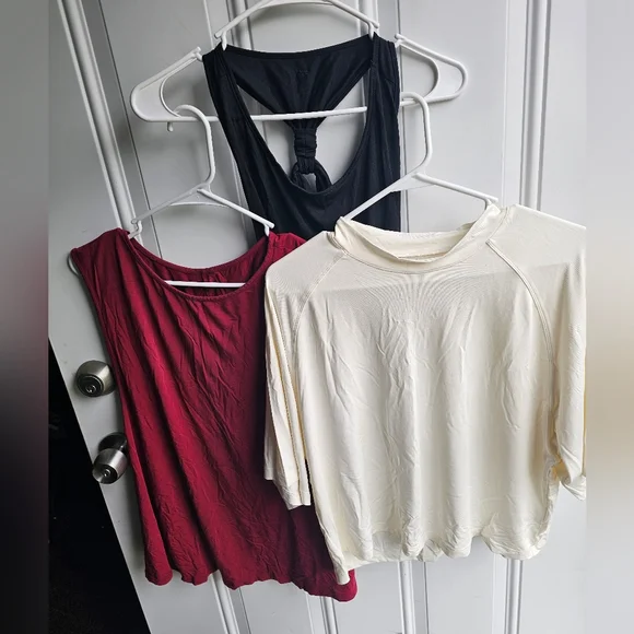 Buffbunny Tops Bundle - Picture 1 of 8